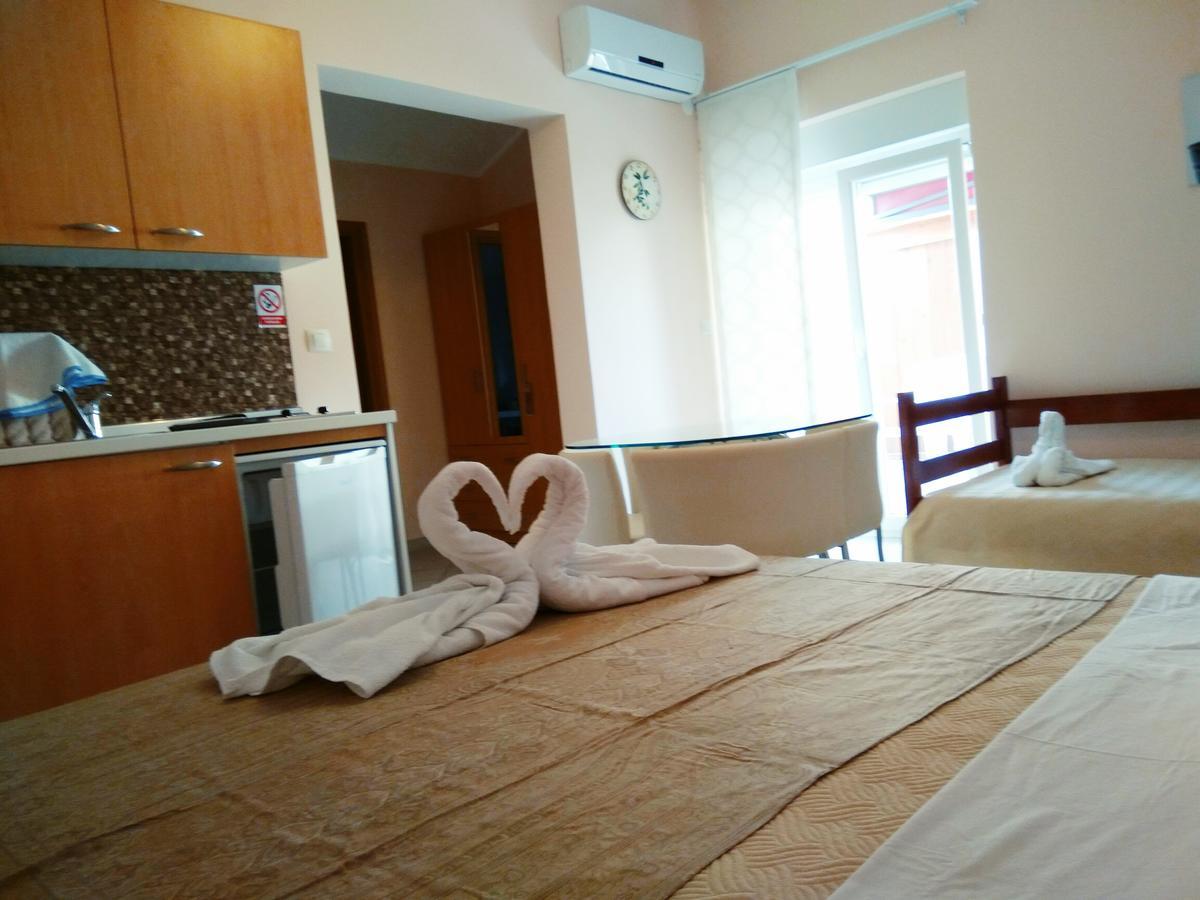 Aparthotel Viola 프예스차나 우발라 외부 사진